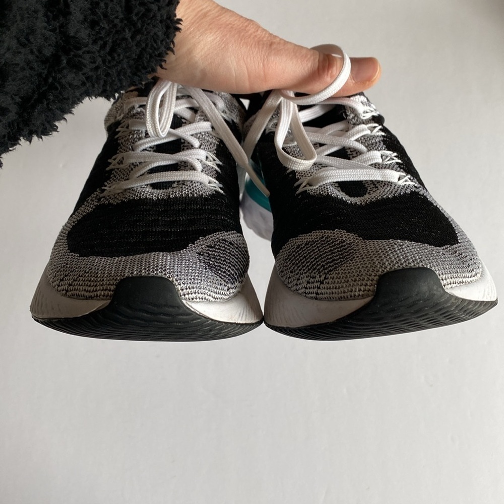 Nike Flyknit react sneaker shoes women’s 6.5 barely worn - Picture 7 of 10